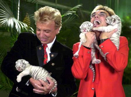 siegfried-n-roy2_102902.jpg